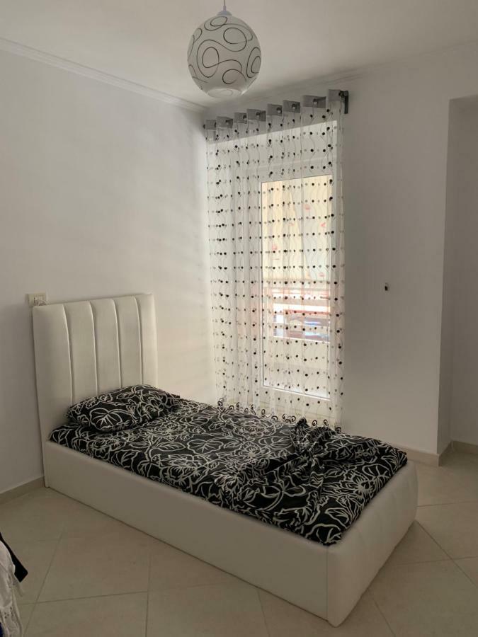 Marinela Apartment Sarandë Exterior foto